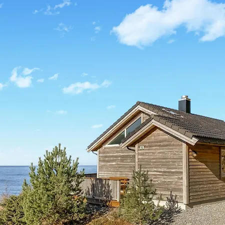 2 Bedroom Lovely In Holiday home