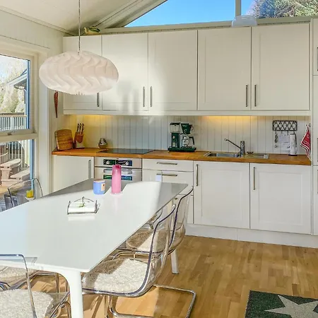2 Bedroom Lovely In