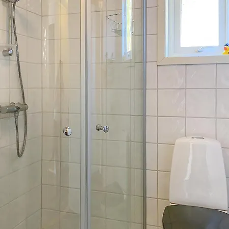 2 Bedroom Lovely In Rödberg