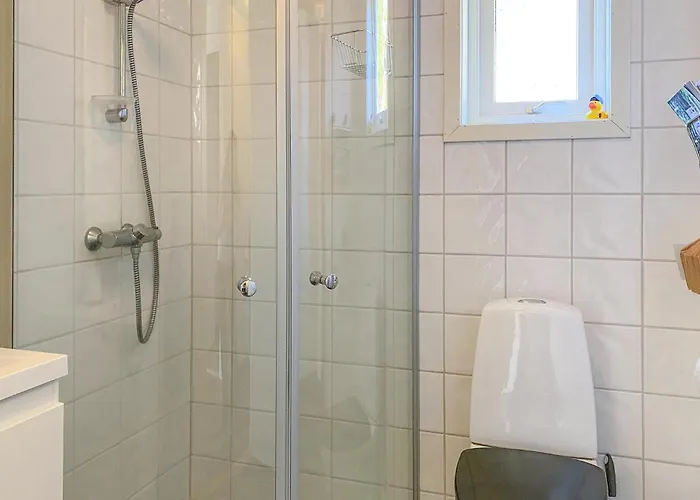 2 Bedroom Lovely In Rödberg