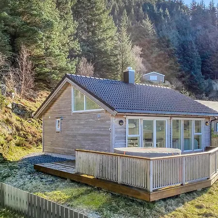 Prázdninový dům 2 Bedroom Lovely In *